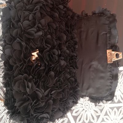 Tulipart Center Zincir Askılı Özel Tasarım Çanta Siyah (small)